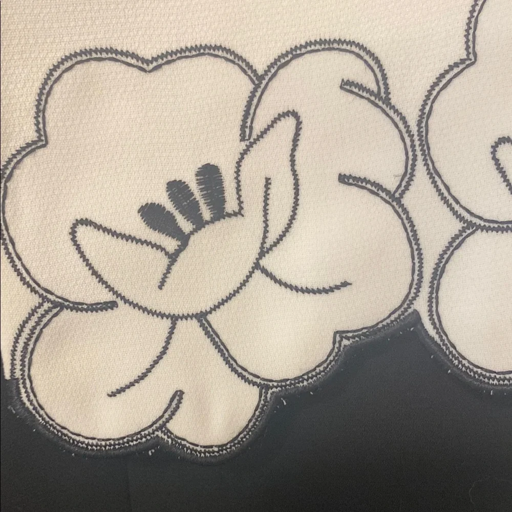 Le Suit White Floral Trim Blazer and Black pants suit - Picture 3 of 3